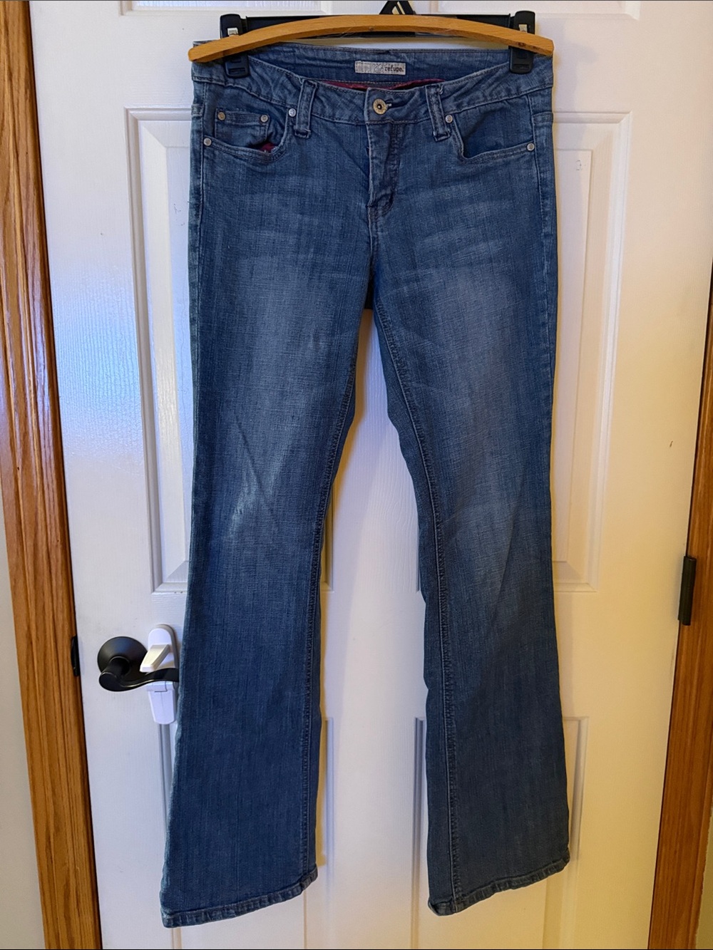 Y2K Refuge Flare Jeans Size 9L Long Light Wash Embroidered Pockets Bootcut